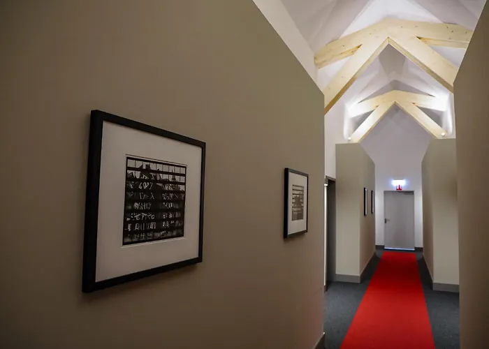 Hotell Neue Capitol *